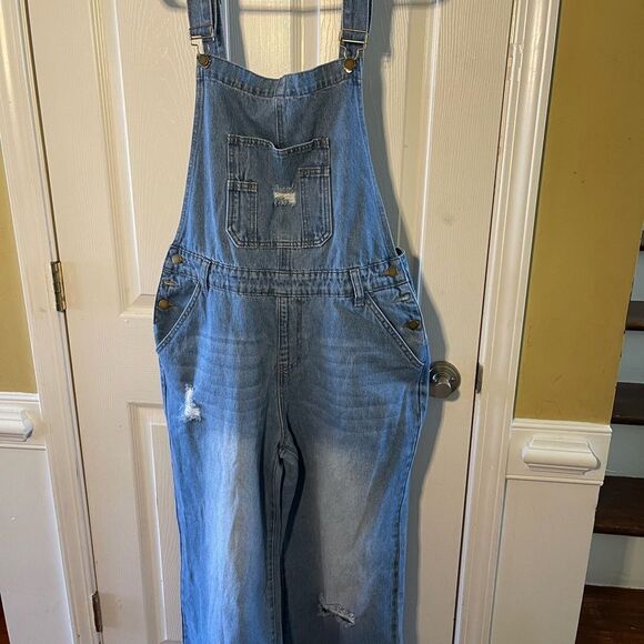 NWT SHEIN SYX women’s plus size faded Blue and Ripped Denim Overalls SZ1X - Picture 3 of 16